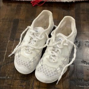 Girls Nfinity Venganve cheer shoes
